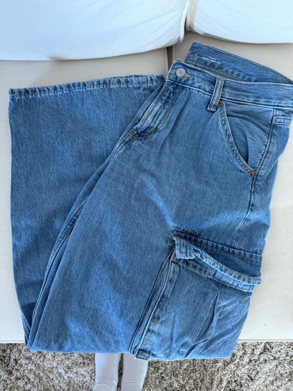 Old Navy Women's Mid-Rise Baggy Wide Leg Cargo Jean
